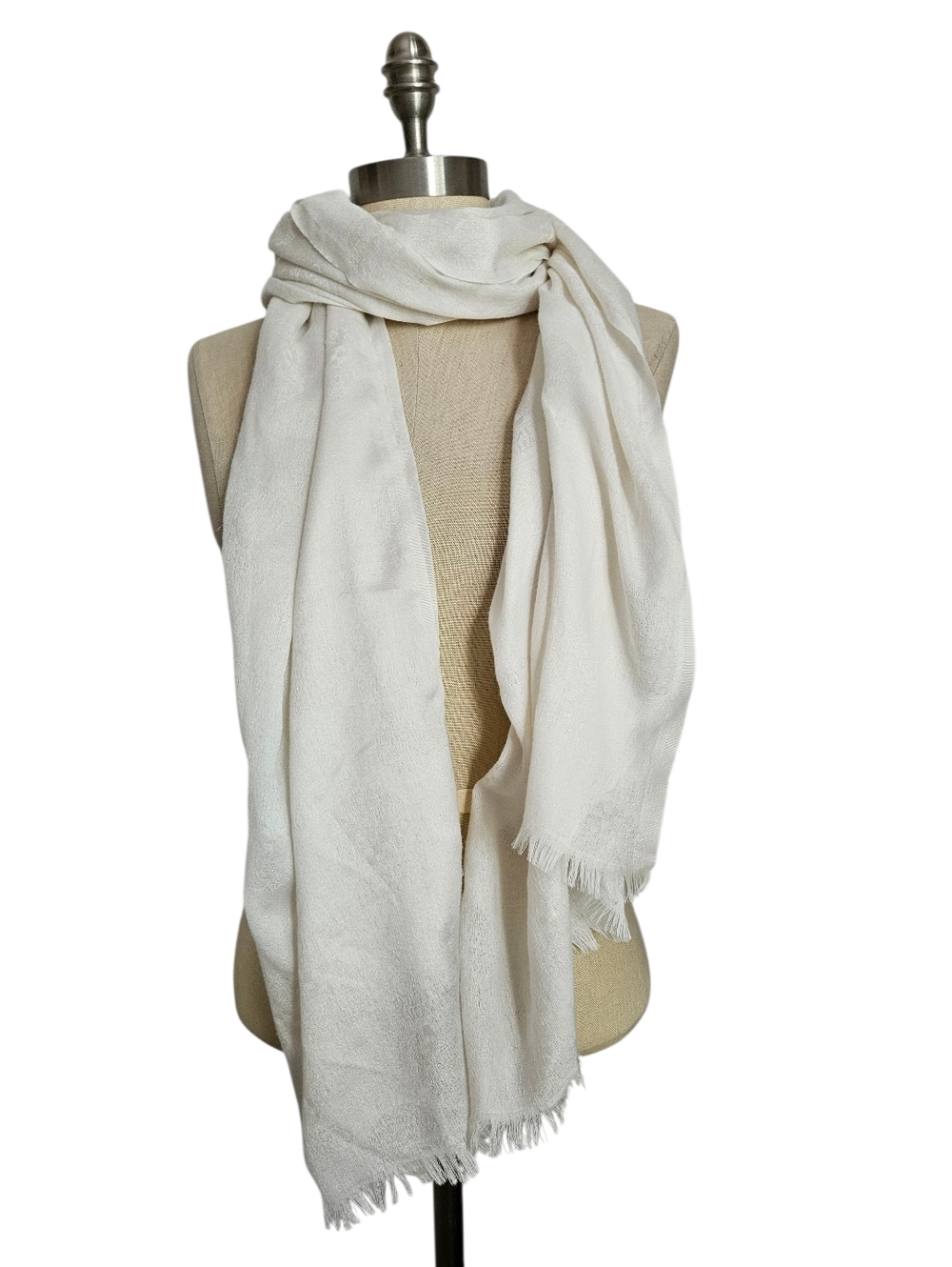 NWOT VINCE CAMUTO Woven Logo Ivory Scarf Shawl Wrap | SZ 75"